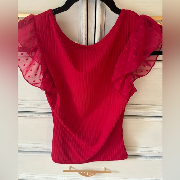 Tops - Red cotton women’s short sleeve with lace detailing sleeves SIZE SMALL